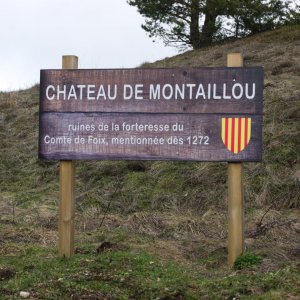 19 - Le panneau à l'entrée du Château de Montaillou