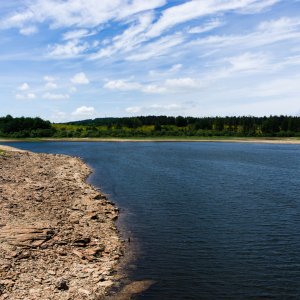 06 - Le lac, vu depuis le barrage